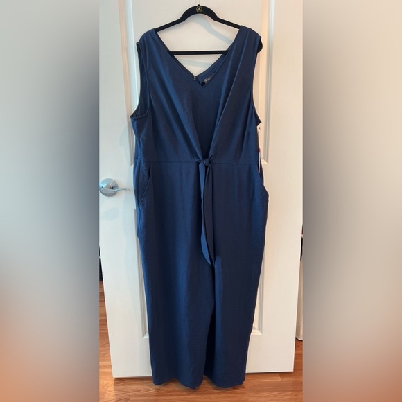 NWT Vince Camuto Classic Navy Tie Front Sleeveless Wide Leg Jumpsuit 3X - Picture 4 of 16